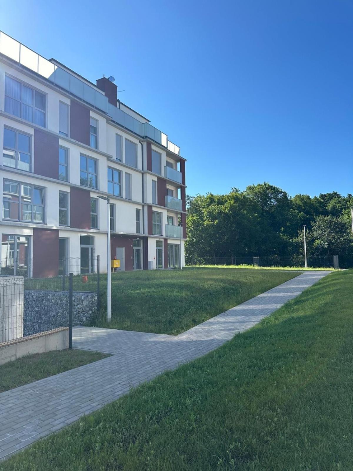 Apartament Debowe Wzgorze Złotów Exteriör bild